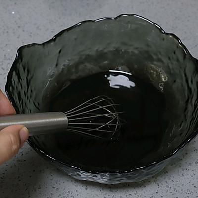 黑芝麻酱怎么吃好吃，黑芝麻酱怎么吃好吃窍门（#健康甜蜜烘焙料理#黑芝麻果酱蛋糕三明治）