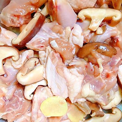 四川香菇滑鸡的做法，四川香菇滑鸡的做法大全（#一学就会快手菜#香菇蒸滑鸡）