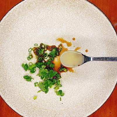 简单的云吞怎么做，简单的云吞怎么做才好吃（仓库里挖出来的馄饨）