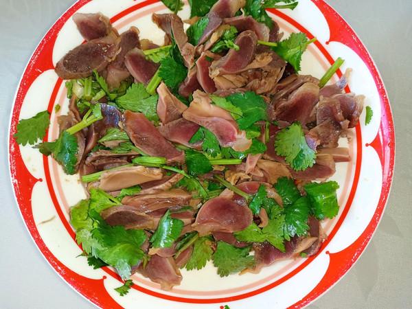 凉拌鸡胗的做法，凉拌鸡胗（把全家人征服的凉拌鸡胗）