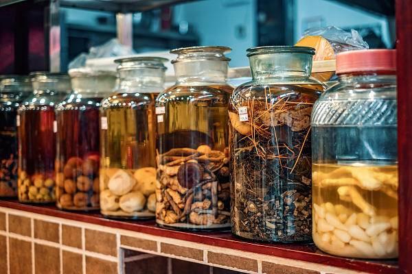 曼陀罗果实外用，曼陀罗果实有什么作用（喝了老伴外用的药酒）