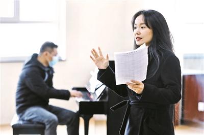 长城外面是故乡，长城谣歌词（摇啊摇，摇到金海唱《长城谣》）