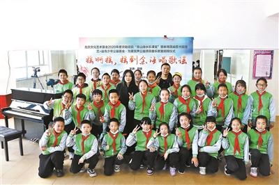 长城外面是故乡，长城谣歌词（摇啊摇，摇到金海唱《长城谣》）