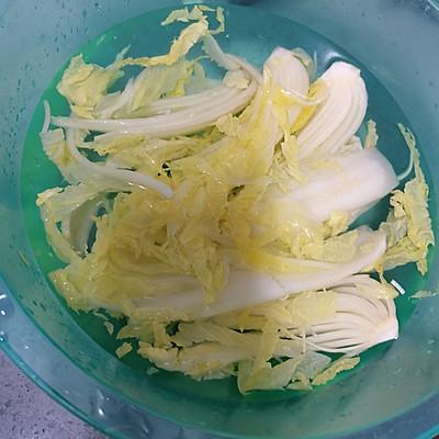 蒜蓉娃娃菜怎么做，娃娃菜怎么做好吃简单（百吃不厌的蒜蓉粉丝娃娃菜）