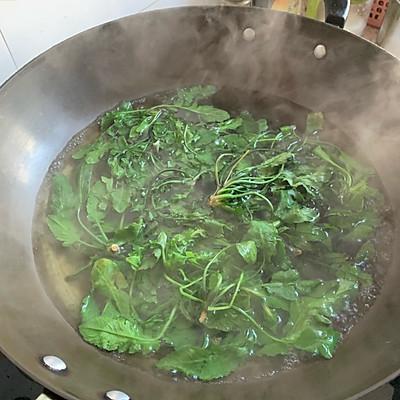 荠菜怎么做最好吃，荠菜鸡蛋饺子馅怎么调才好吃（把全家人征服的荠菜水饺）