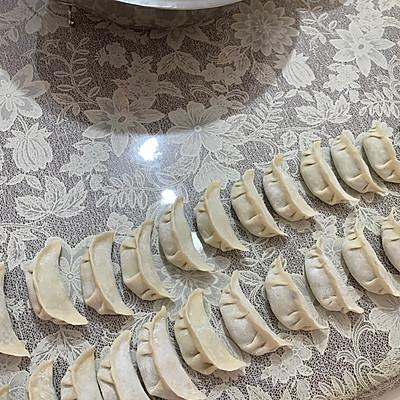 荠菜怎么做最好吃，荠菜鸡蛋饺子馅怎么调才好吃（把全家人征服的荠菜水饺）