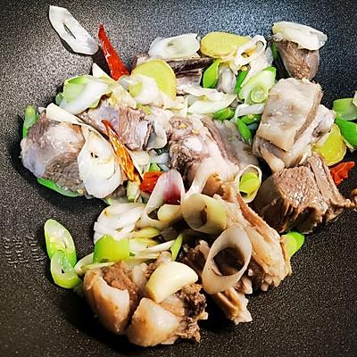 羊排怎么做好吃又简单，红烧羊排做法（麻辣羊排的做法）