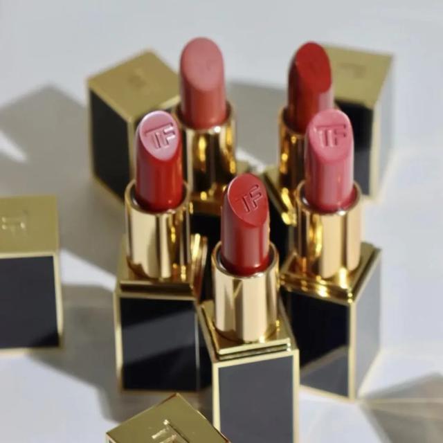 tf口红哪个颜色好看 tf口红最火色号排名，tf口红哪个颜色好看（9支热门色号，闭眼买都错不了）