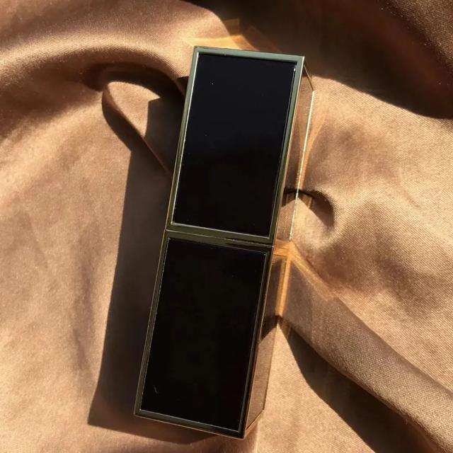 tf口红哪个颜色好看 tf口红最火色号排名，tf口红哪个颜色好看（9支热门色号，闭眼买都错不了）