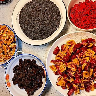 阿胶糕的功效与作用及食用方法，阿胶糕的正确服用方法（美容养颜补气血，自制阿胶糕）