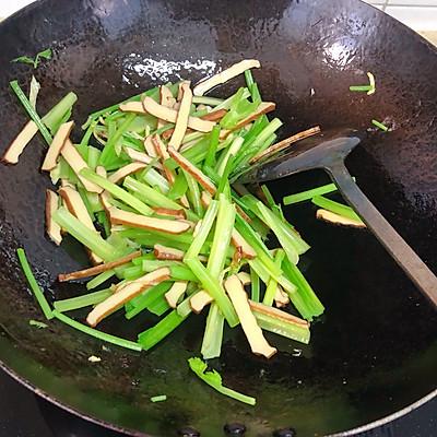 豆腐干怎么炒才好吃，韭菜豆腐干怎么炒才好吃（比饭店做的好吃百倍）