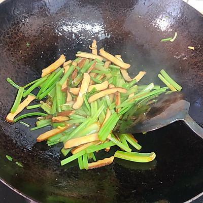 豆腐干怎么炒才好吃，韭菜豆腐干怎么炒才好吃（比饭店做的好吃百倍）