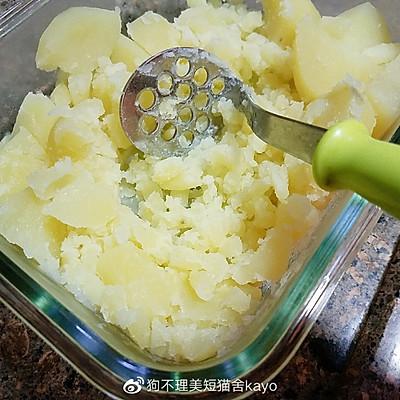 土豆泥要蒸多久，土豆泥怎么做才好吃又简单视频（<拉丝>土豆泥最过瘾的吃法）