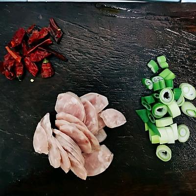 香肠炒什么好吃，香辣火腿肠的做法大全（这道我最拿手的西兰花炒香肠）