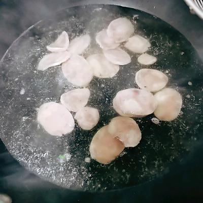 香肠炒什么好吃，香辣火腿肠的做法大全（这道我最拿手的西兰花炒香肠）