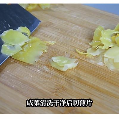 怎么炒咸菜，怎样制作酱黄瓜咸菜（客家人的最爱～咸菜炒猪肠）