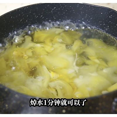 怎么炒咸菜，怎样制作酱黄瓜咸菜（客家人的最爱～咸菜炒猪肠）