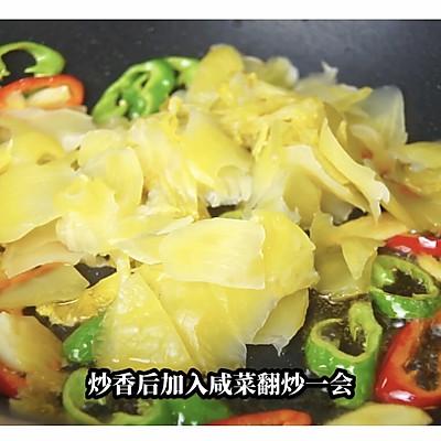 怎么炒咸菜，怎样制作酱黄瓜咸菜（客家人的最爱～咸菜炒猪肠）