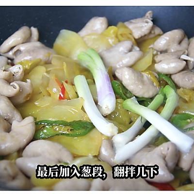 怎么炒咸菜，怎样制作酱黄瓜咸菜（客家人的最爱～咸菜炒猪肠）