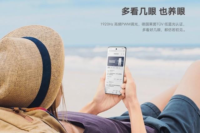 频闪对眼睛的危害，oled频闪看不见为什么伤眼（究竟是选LCD还是OLED）