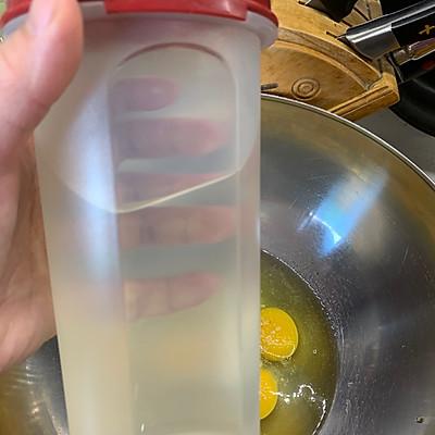 韭黄炒鸡蛋，韭菜炒鸡蛋能减肥吗（滑蛋炒韭黄一上桌）