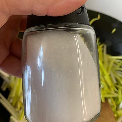 韭黄炒鸡蛋，韭菜炒鸡蛋能减肥吗（滑蛋炒韭黄一上桌）