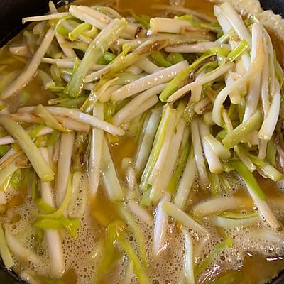 韭黄炒鸡蛋，韭菜炒鸡蛋能减肥吗（滑蛋炒韭黄一上桌）