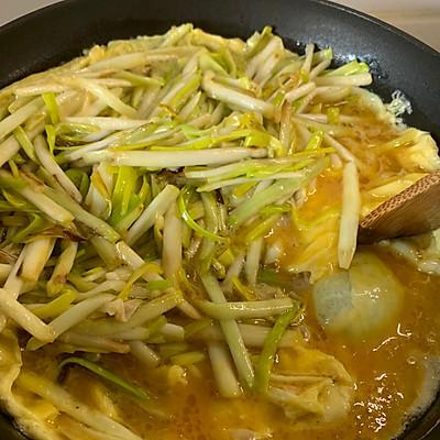 韭黄炒鸡蛋，韭菜炒鸡蛋能减肥吗（滑蛋炒韭黄一上桌）