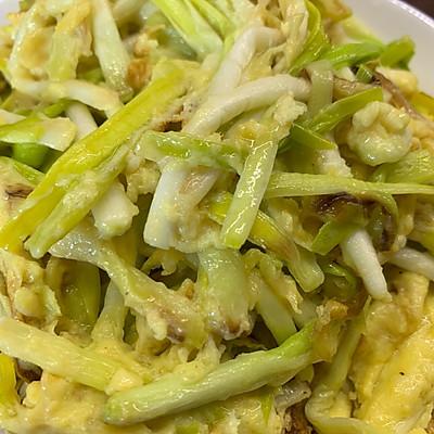 韭黄炒鸡蛋，韭菜炒鸡蛋能减肥吗（滑蛋炒韭黄一上桌）