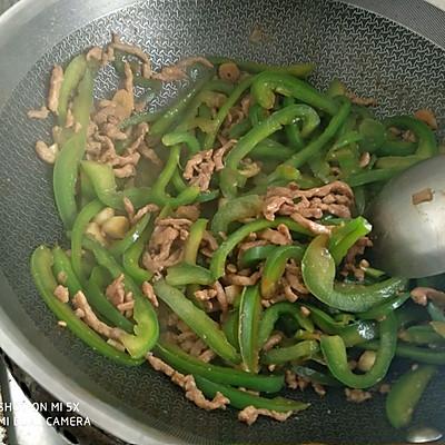 青椒肉丝怎么炒才好吃，炒肉丝怎么炒嫩（吃一次就念念不忘的青椒炒肉丝）