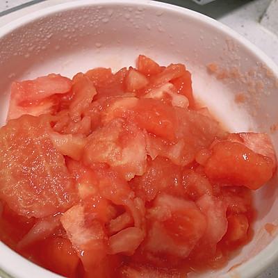 家庭版酸汤肥牛金针菇做法，酸汤肥牛金针菇的家常做法（吃货福利~酸汤肥牛金针菇的美味秘籍）