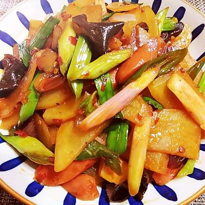 怎么做炒土豆片，土豆片怎么炒好吃家常做法（#东古家味美食#家常干锅土豆片）