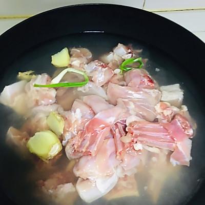 红烧兔子肉，红烧兔肉的做法 最正宗的做法（#东古家味美食#红烧兔子肉）