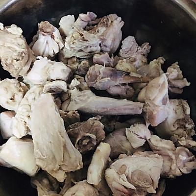 红烧兔子肉，红烧兔肉的做法 最正宗的做法（#东古家味美食#红烧兔子肉）