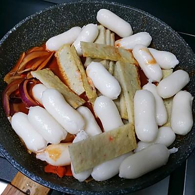 最简单的辣炒年糕做法，辣炒年糕制作方法（只用4种调味料就可以做出最正宗的韩式辣炒年糕）