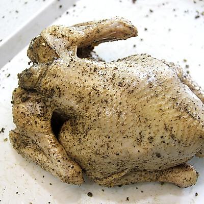 烤鸡要烤多久，用空气炸锅烤鸡要烤多久（椒香脆皮烤全鸡五分钟就能上桌的美食）