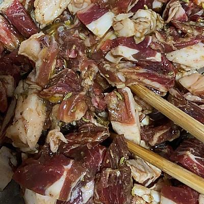 羊肉串的腌制方法，新疆羊肉串的腌制方法（#东古家味美食#烤羊肉这样腌鲜嫩又美味）