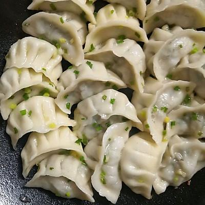 香菇肉餡餃子的做法,芹菜香菇餡餃子最好吃做法(香菇薺菜鮮肉餃子 手