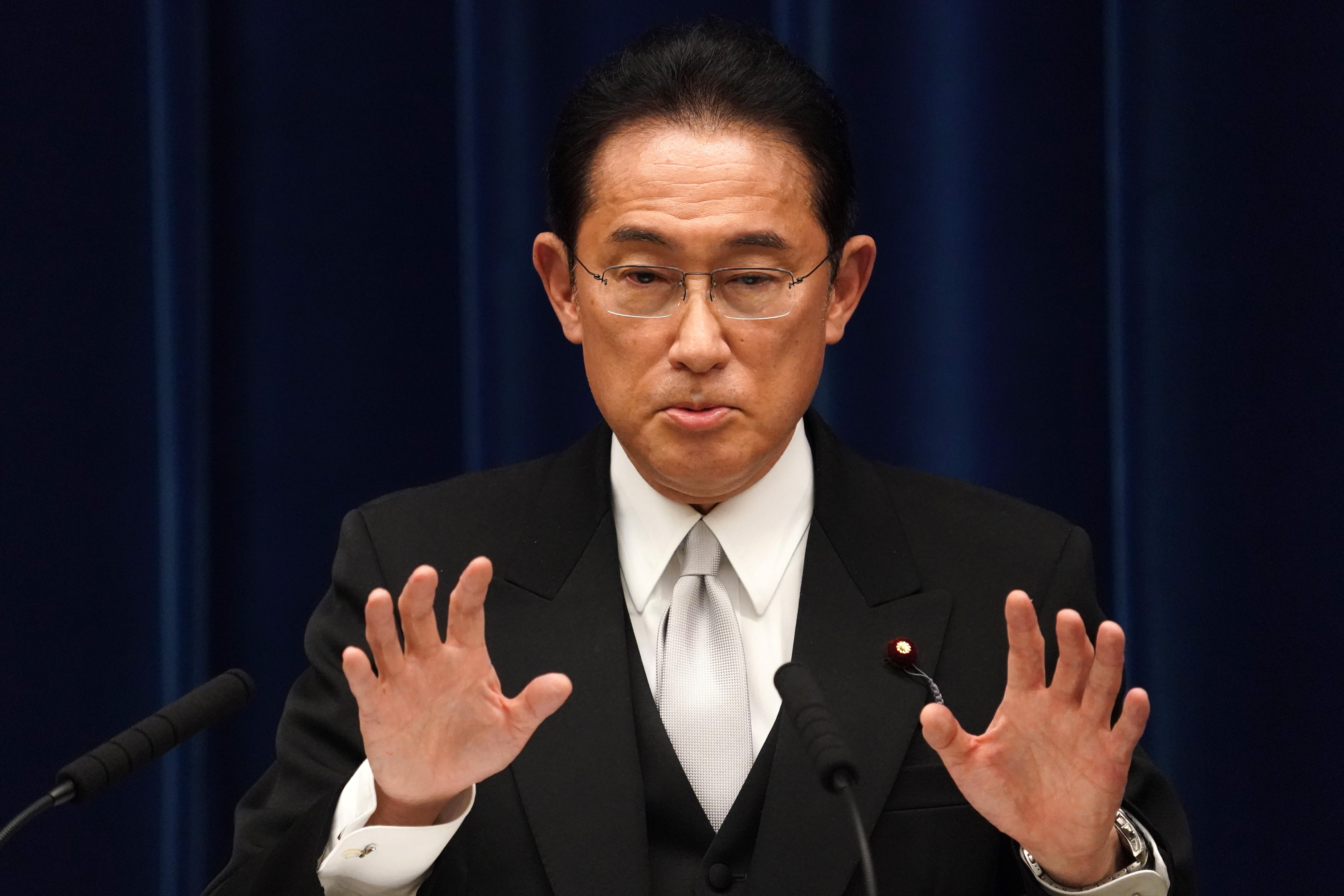 岸田文雄就内阁大臣陆续辞职道歉，身陷丑闻遭在野党猛烈批评