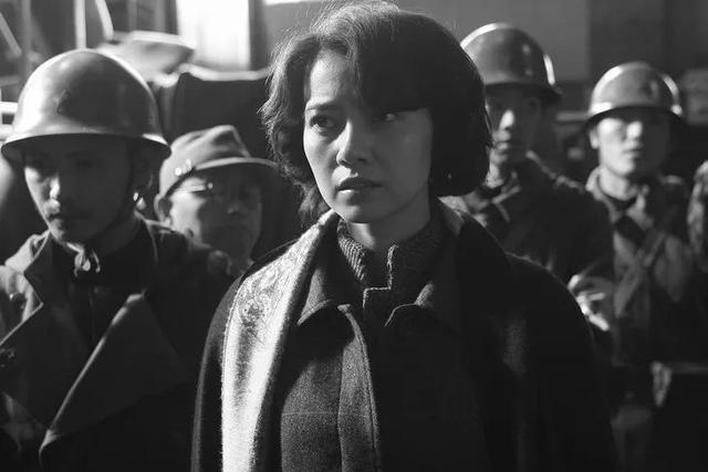 陆川泫 成熟霸气女强人动漫女头/总不能还没努力就向生活妥协吧，微信头像，陆川泫 成熟霸气女强人动漫女头/总不能还没努力就向生活妥协吧（高圆圆9年后再演电视剧）