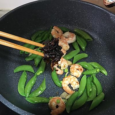 甜豆怎么做好吃，甜豆炒肉家常做法（无敌下饭的虾仁炒甜豆）
