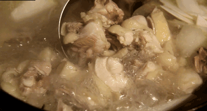 鸡肉煮多久才能熟，鸡肉要烧多久才会熟啊（有人直接炖）