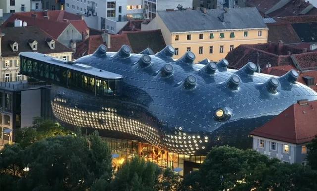 世界十大最丑建筑物，中国最丑建筑排名十位（世界“最丑”的十处建筑）