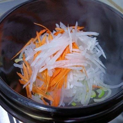 胡萝卜和鸡蛋煮是否相克，煮胡萝卜和煮鸡蛋可以一起吃吗（#圣迪乐鲜蛋杯复赛#萝卜丝煎蛋汤）