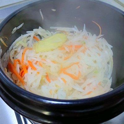 胡萝卜和鸡蛋煮是否相克，煮胡萝卜和煮鸡蛋可以一起吃吗（#圣迪乐鲜蛋杯复赛#萝卜丝煎蛋汤）