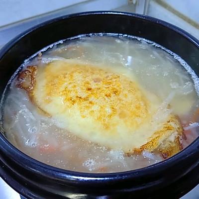 胡萝卜和鸡蛋煮是否相克，煮胡萝卜和煮鸡蛋可以一起吃吗（#圣迪乐鲜蛋杯复赛#萝卜丝煎蛋汤）