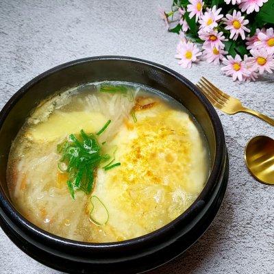 胡萝卜和鸡蛋煮是否相克，煮胡萝卜和煮鸡蛋可以一起吃吗（#圣迪乐鲜蛋杯复赛#萝卜丝煎蛋汤）