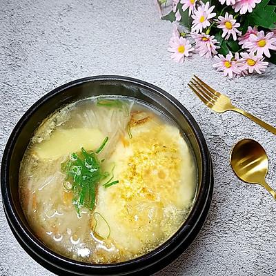 胡萝卜和鸡蛋煮是否相克，煮胡萝卜和煮鸡蛋可以一起吃吗（#圣迪乐鲜蛋杯复赛#萝卜丝煎蛋汤）