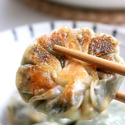 素馅水煎包做法图解，素馅水煎包煎多长时间（#东古家味美食#素馅小煎包）