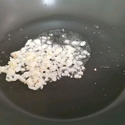 素炒芹菜怎么炒好吃，怎样炒芹菜好吃（大厨原来这么好当）